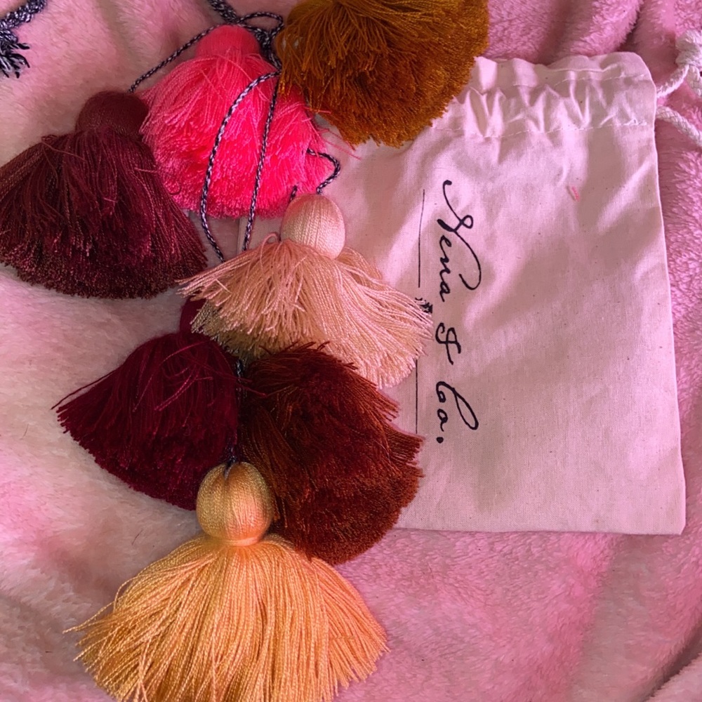 Nena XL Pom purse not included
